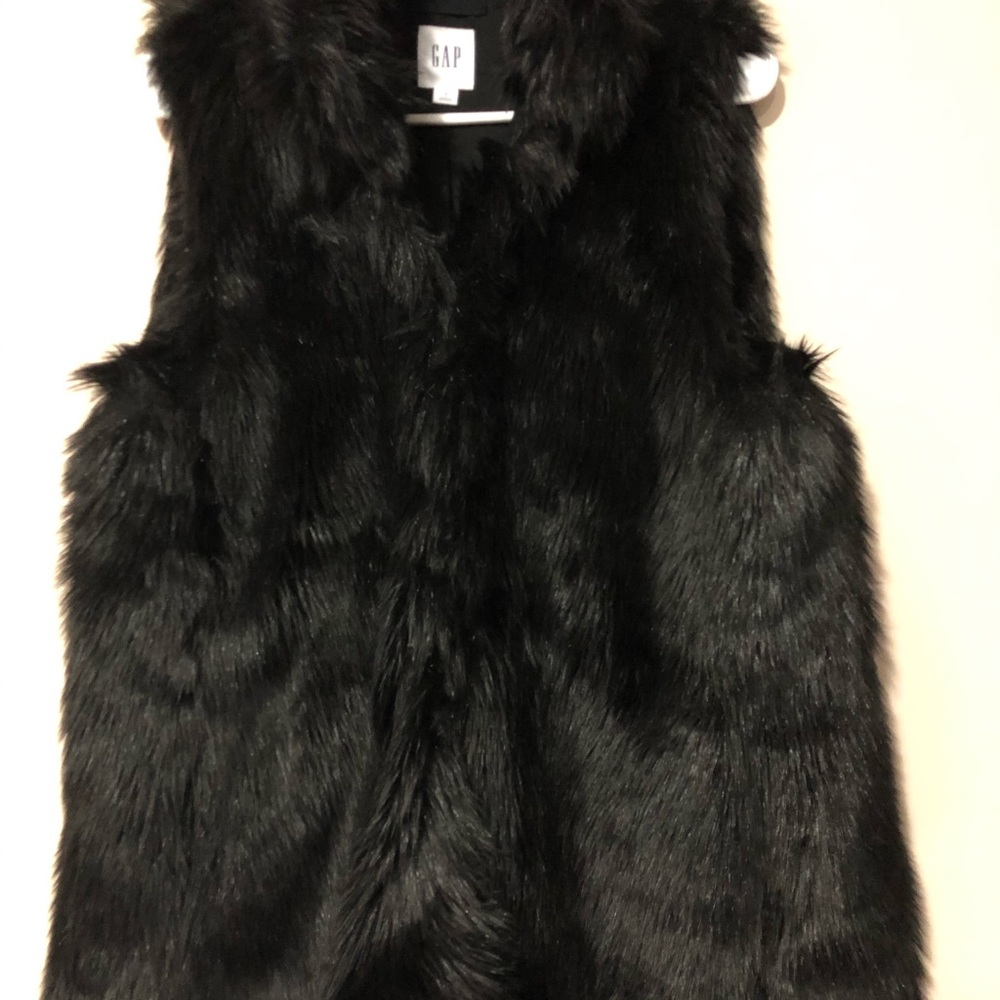 Cozy GAP Shaggy Faux FUR Vest - Picture 3 of 8
